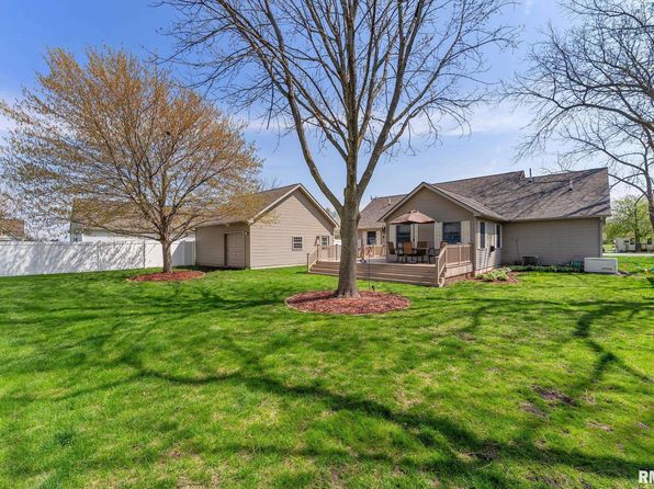 807 NW 3rd Ave, Aledo, IL 61231
