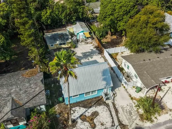 1414 17th St W, Bradenton, FL 34205