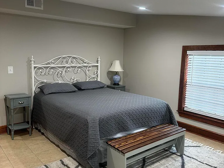 10325 Clearwater Rd — Photo 18