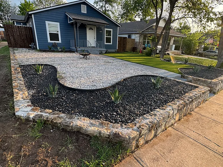 1108 E Maddox Ave — Photo 2