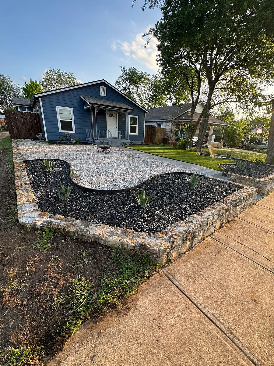 Building Photo - 1108 E Maddox Ave