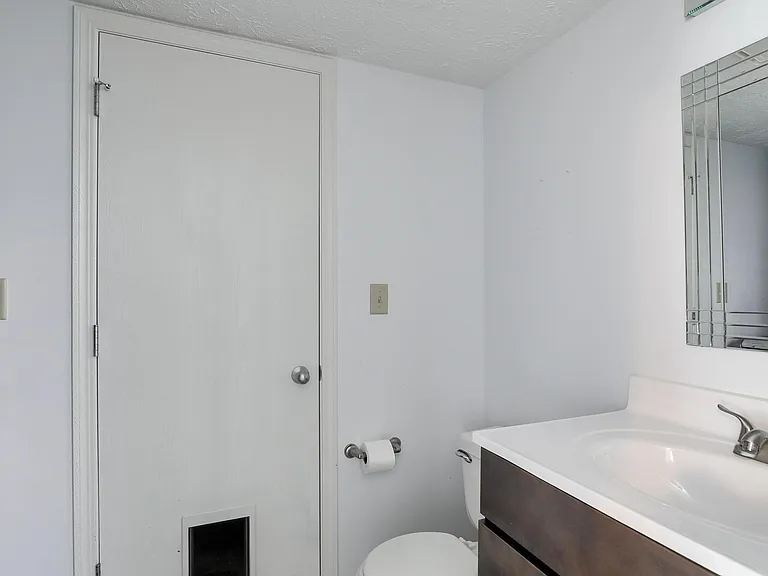1821 Whittier St — Photo 22