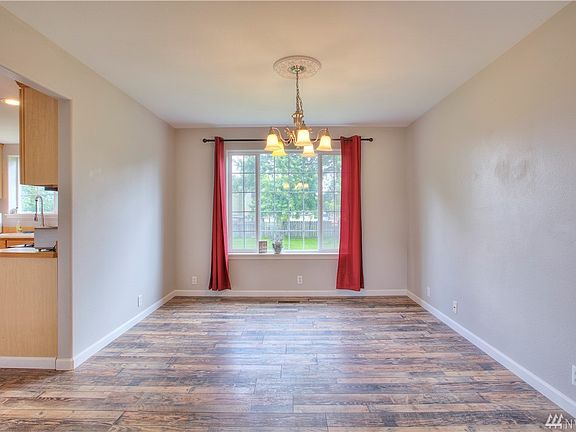 5th image of 1037 Warner Ave