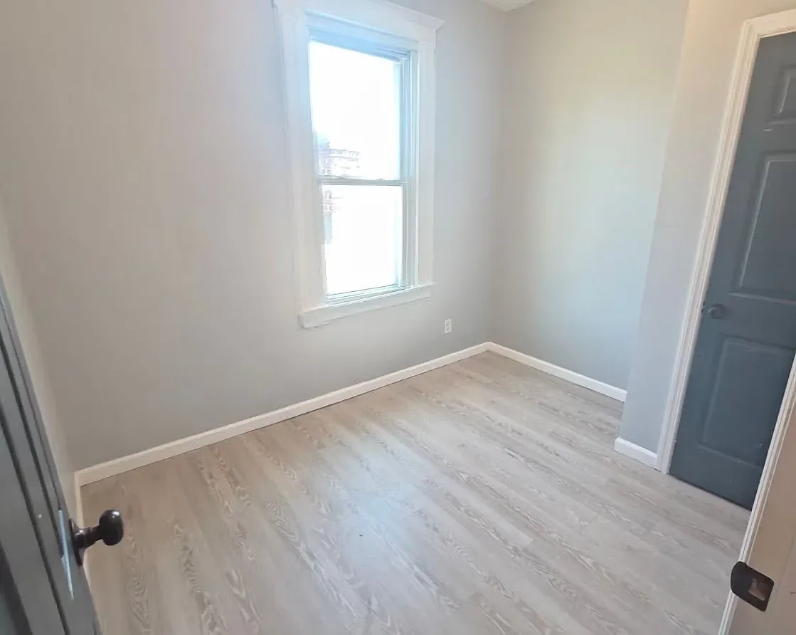 319 Colt St, Irvington — Photo 3