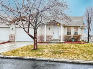 8146 Cottonwood Hills Ct, Sandy, UT 84094