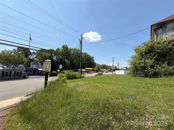 891 E Court St, Marion, NC 28752