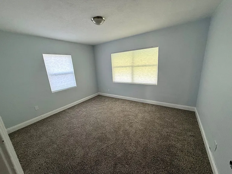 4721 E Castlewood Dr — Photo 7