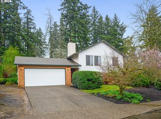 18110 Penny Ct, Gladstone, OR 97027