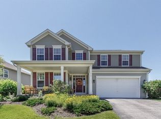 573 Waterford Rd, Elgin, IL 60124