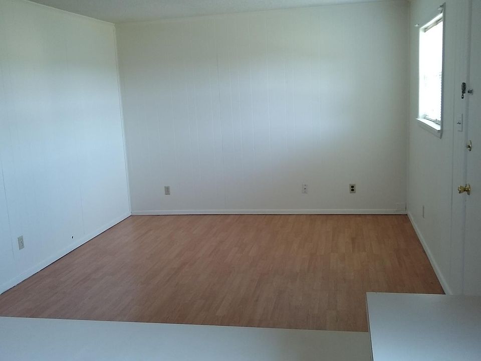 2nd image of 400 N Avenue K APT 28