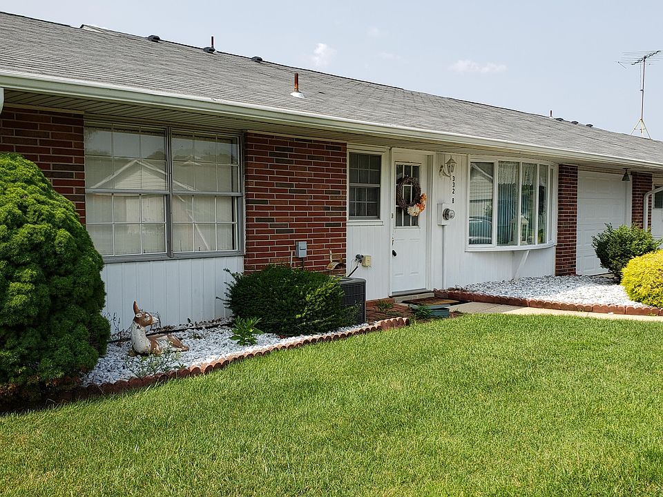 1st image of 332B Canterbury Ct #1002