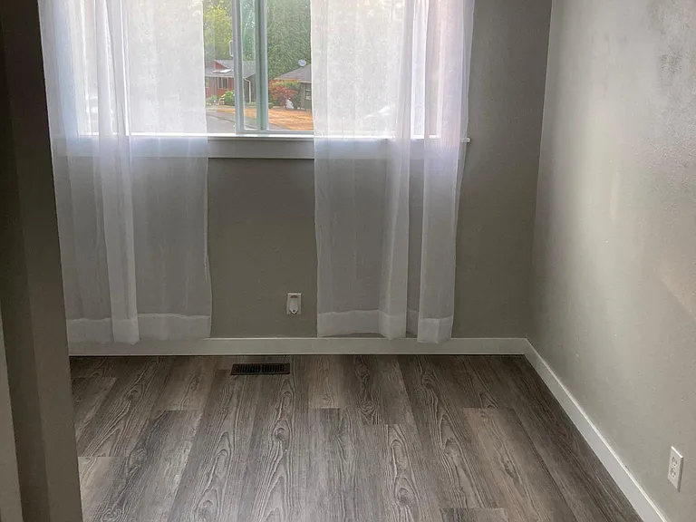 1130 Kenoyer Dr — Photo 7
