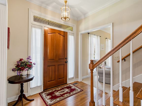 3rd image of 1409 Mayberry Ln