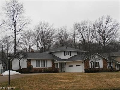 1st image of 670 Gloucester Dr