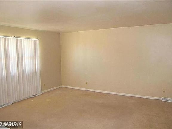 2nd image of 210 Taylor St