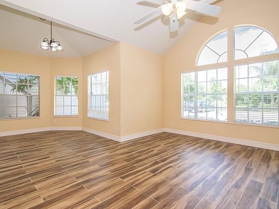 4th image of 12151 Armenia Gables Cir #12151