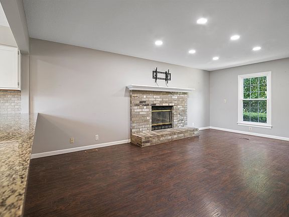 5th image of 7011 E 39th Ct N