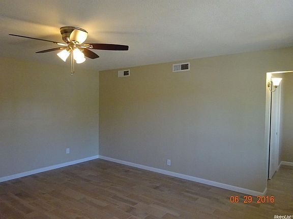 3rd image of 318 Jessie Ave