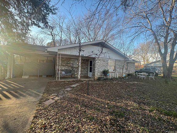 2nd image of 800 Chaco Ave