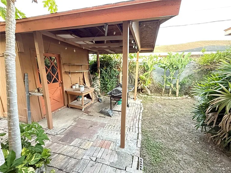 3008 Katrina Ave — Photo 11