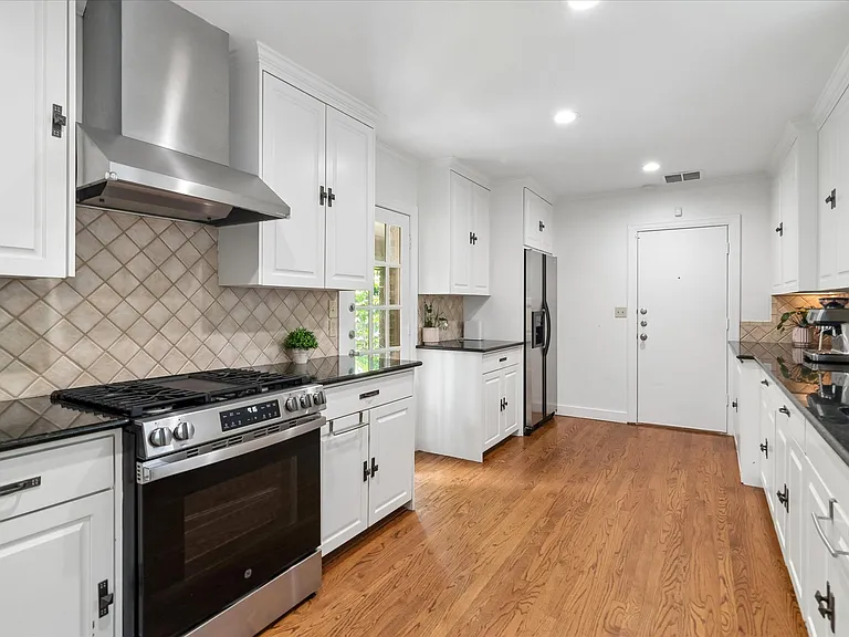 5902 McCommas Blvd — Photo 8
