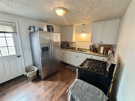 4th image of 61 Auburn Ave