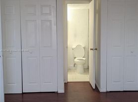 1251 NE 108th St, Miami, FL