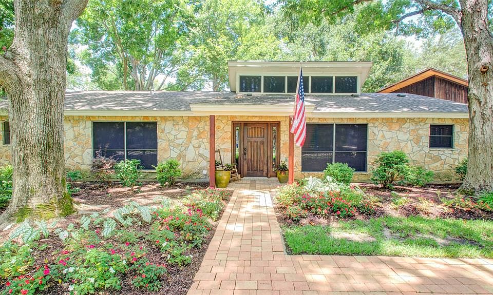 1st image of 2727 N Saddlebrook Ln