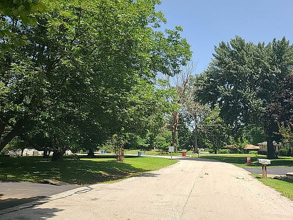 4th image of 705 S Main St