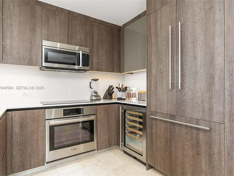 88 SW 7th St #2401 — Photo 35