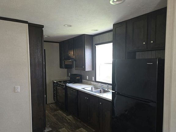 3rd image of 3900 Clark Ln #137