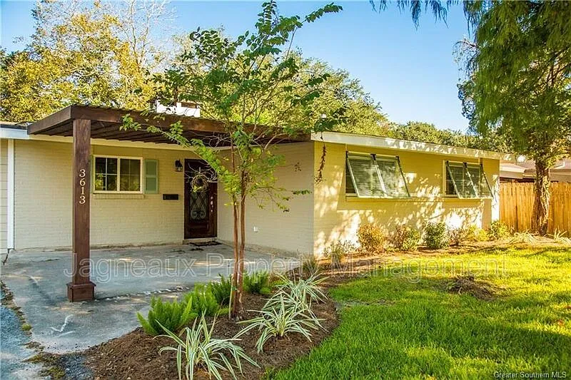 3 bed, 2.0 bath, $1,500 — Photo 1