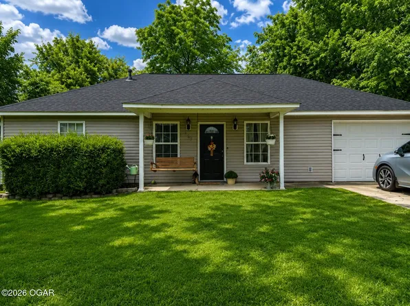 603 S Spring St, Grove, OK 74344
