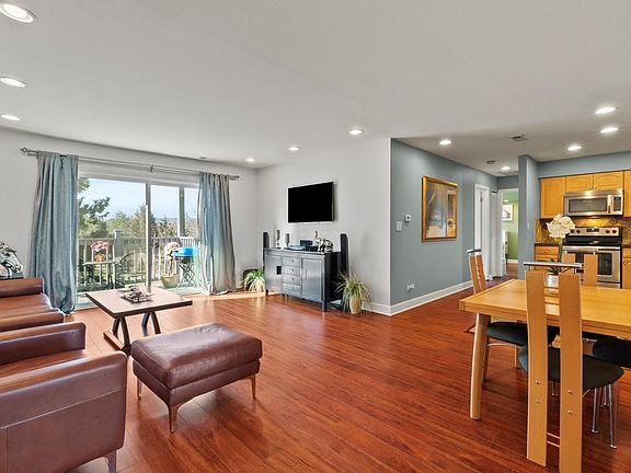 2nd image of 668 Pinecrest Dr APT 203