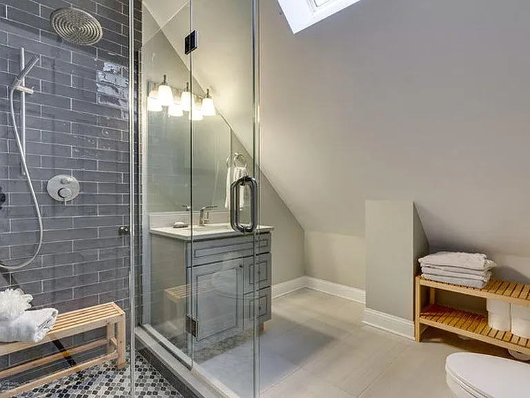 Upstairs bathroom