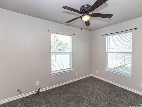 4th image of 578 AVENUE G
