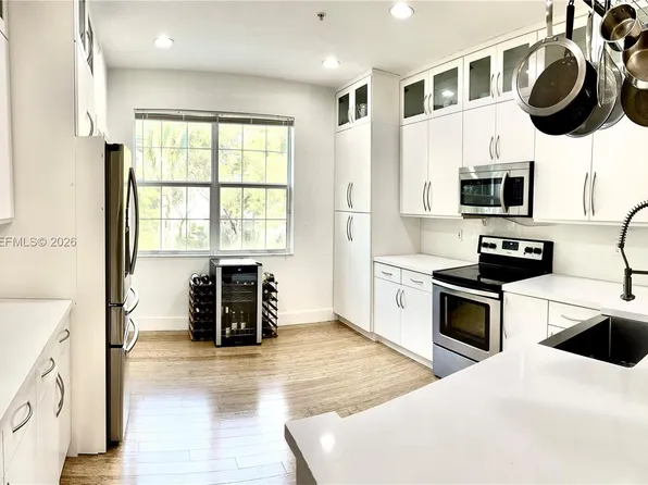 2549 SW 118th Way #302, Hollywood, FL 33025