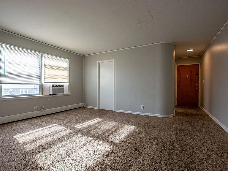 4910 Capitol Ave — Photo 1