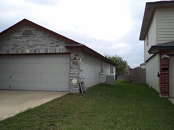 3rd image of 1304 Fox Creek Dr