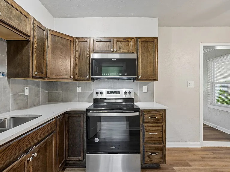 510 N Marshall Dr — Photo 10