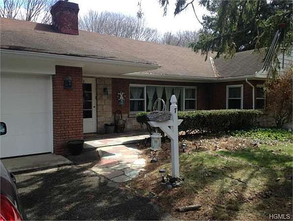 1st image of 7 Glen Ln