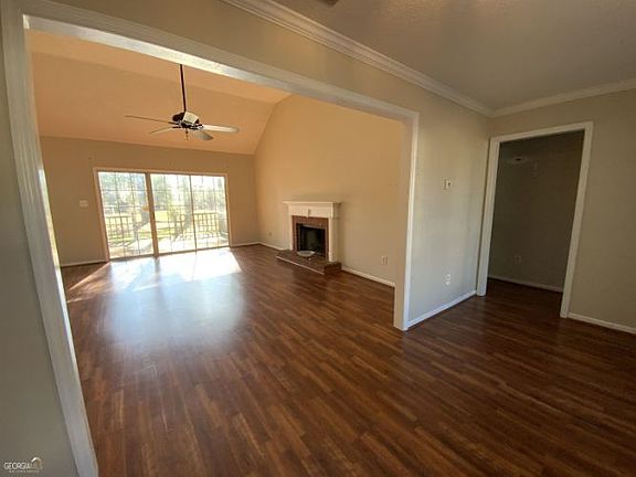4th image of 510 Saint Andrews Cir
