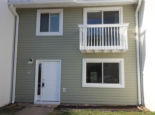 48 Monarch Dr, Sterling, VA 20164