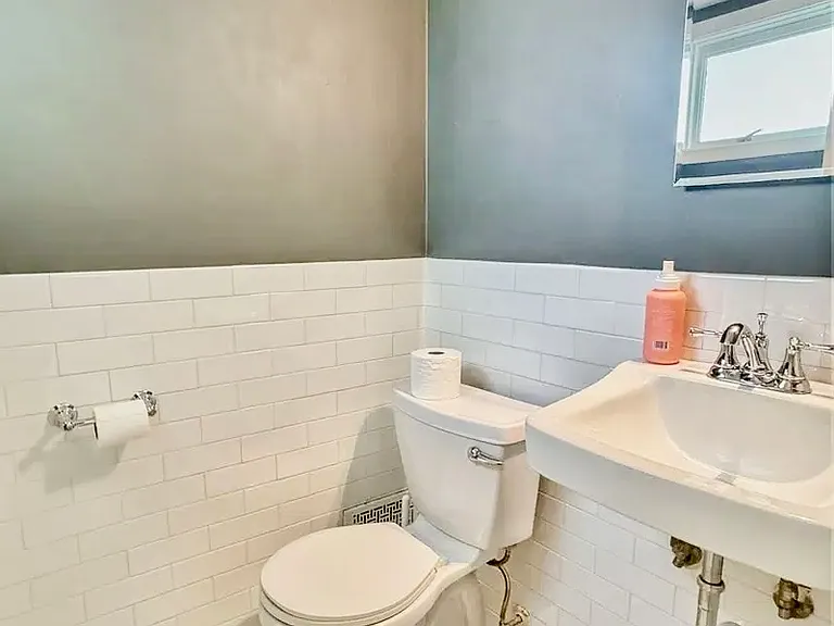 1350 Pinecrest Ave SE #2 — Photo 8