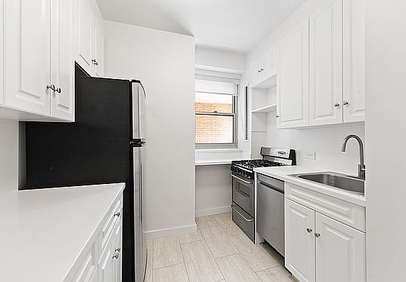 5th image of 300 E 57th St APT 7A