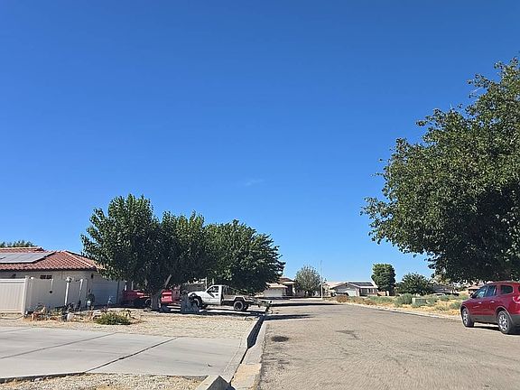 4th image of 26840 Dunsmuir Ln