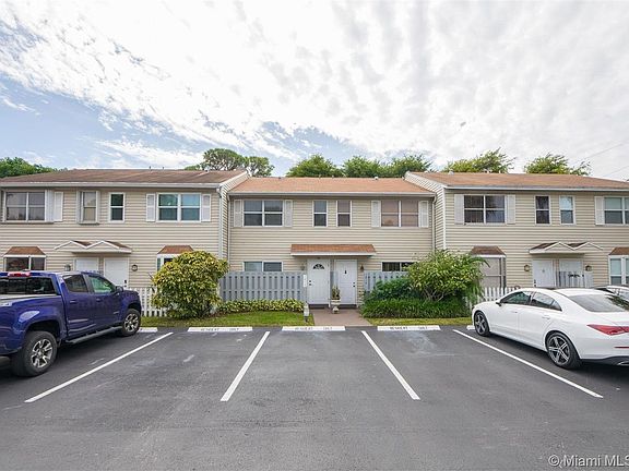 4th image of 1813 NE 15th Ave #1813