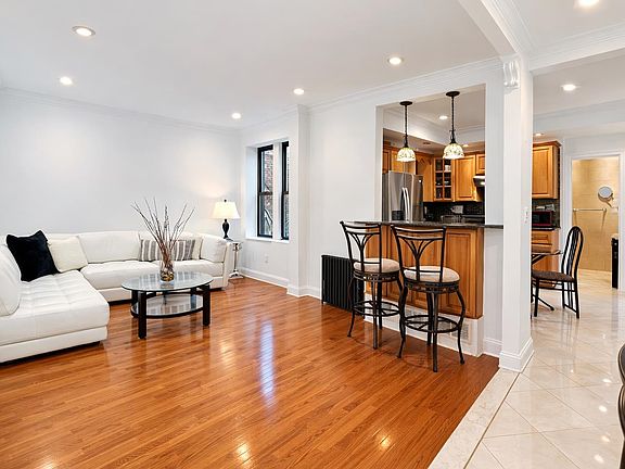 2nd image of 217 44th St APT 5