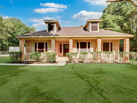 3rd image of 2411 Blue Lake Dr