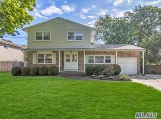 6 Cather Ave, Dix Hills, NY 11746